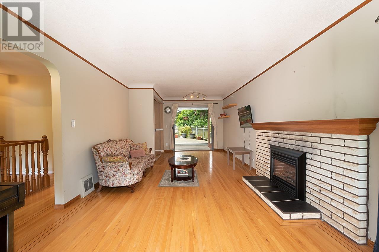 7950 Suncrest Drive, Burnaby, British Columbia  V5J 3N5 - Photo 4 - R2819361