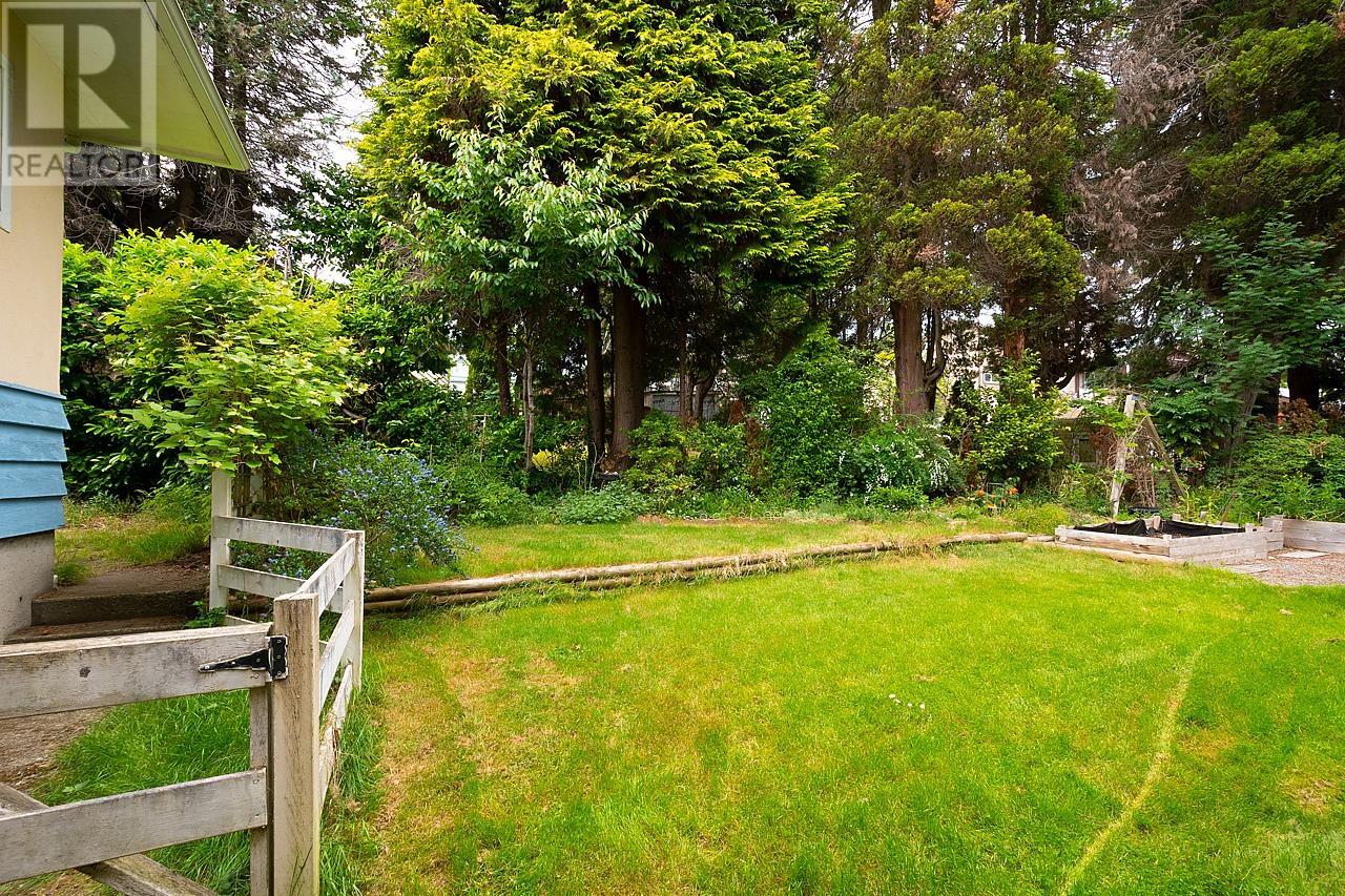 7950 Suncrest Drive, Burnaby, British Columbia  V5J 3N5 - Photo 31 - R2819361