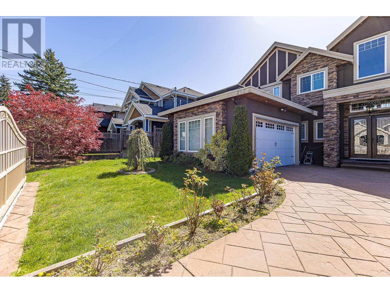 710 Roderick Avenue, Coquitlam, British Columbia  V3K 1P5 - Photo 2 - R2818984