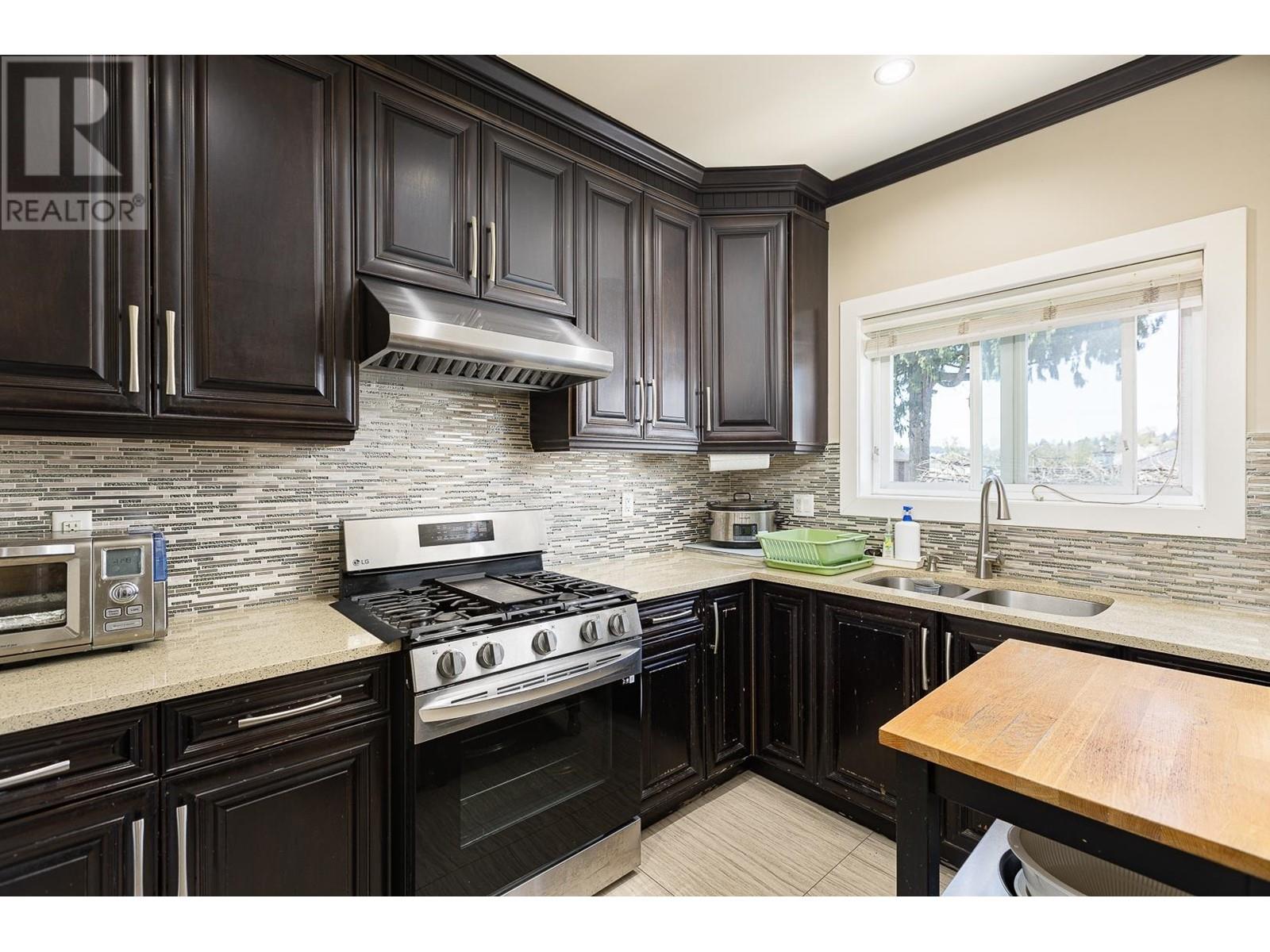 710 Roderick Avenue, Coquitlam, British Columbia  V3K 1P5 - Photo 11 - R2818984