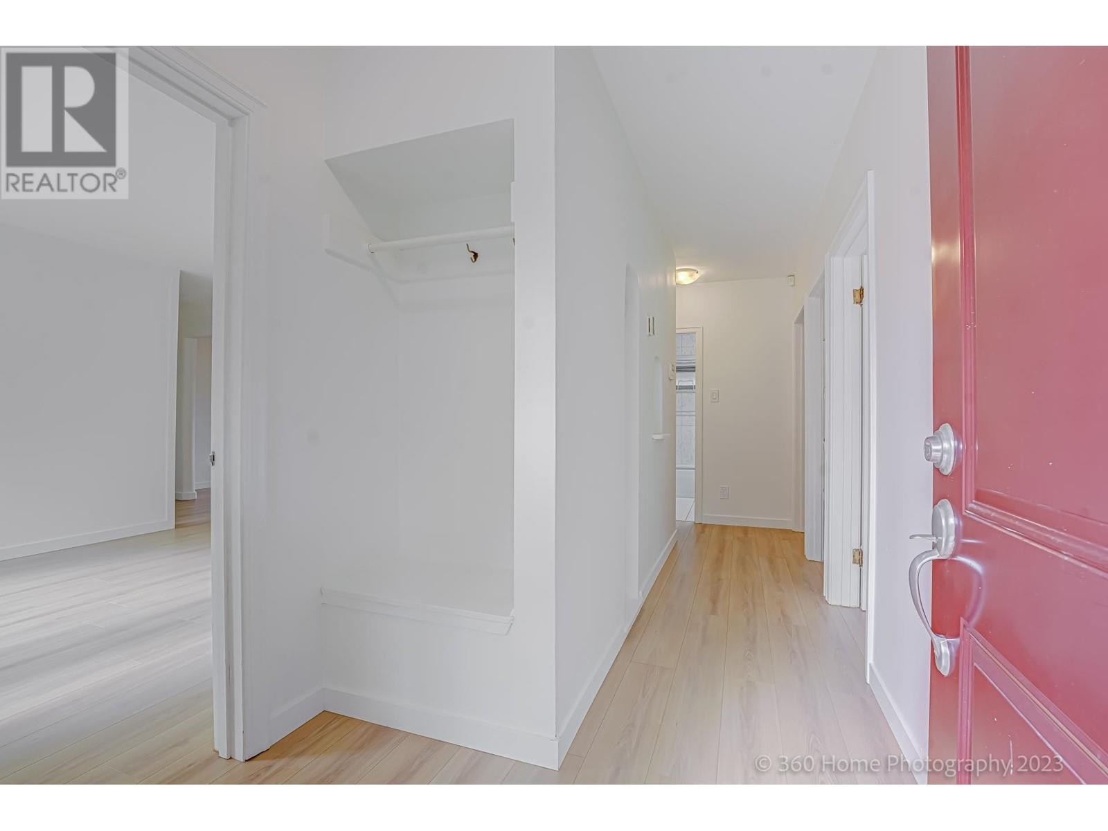 1411 London Street, New Westminster, British Columbia  V3M 3C3 - Photo 3 - R2820520
