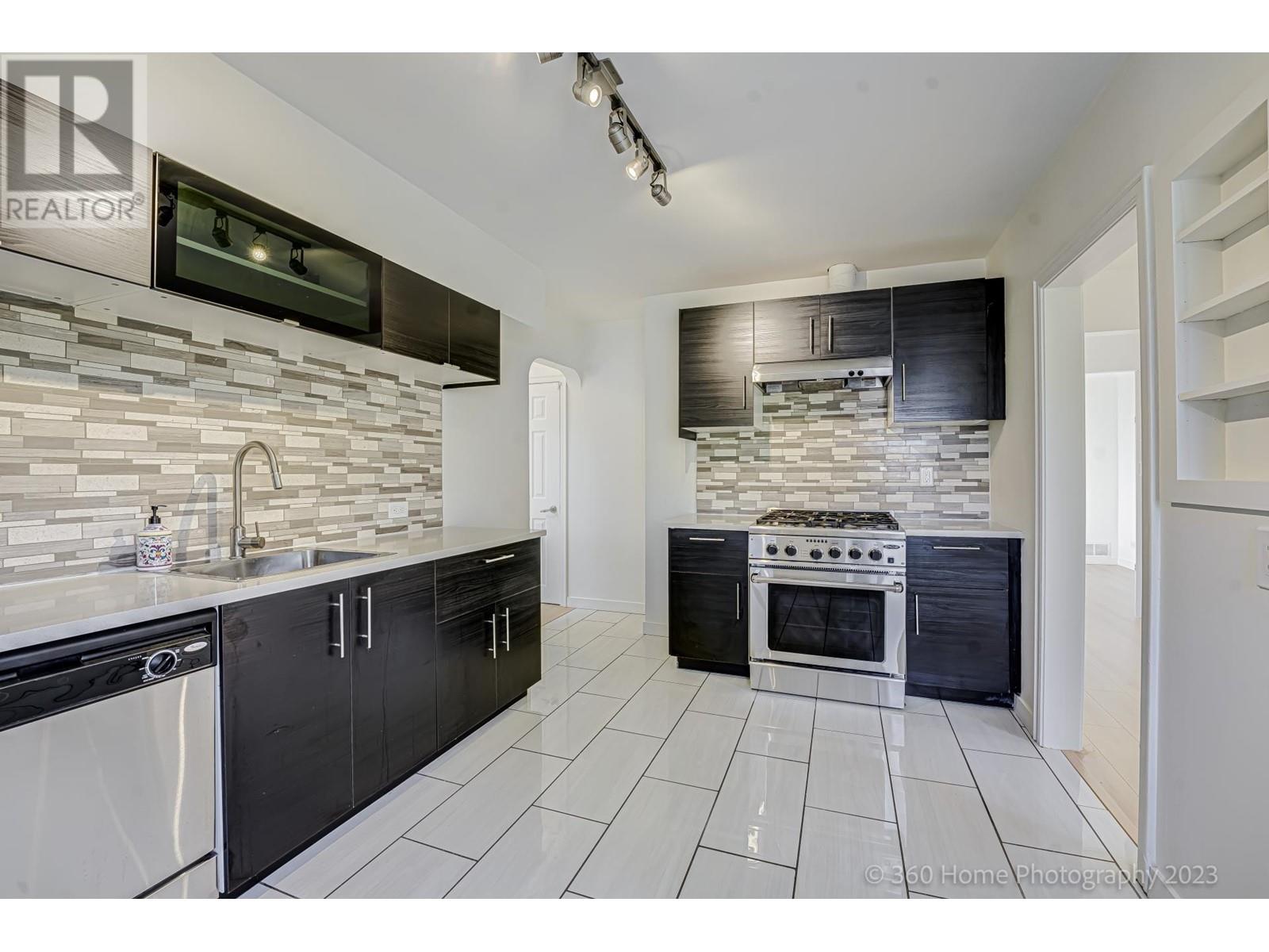 1411 London Street, New Westminster, British Columbia  V3M 3C3 - Photo 15 - R2820520