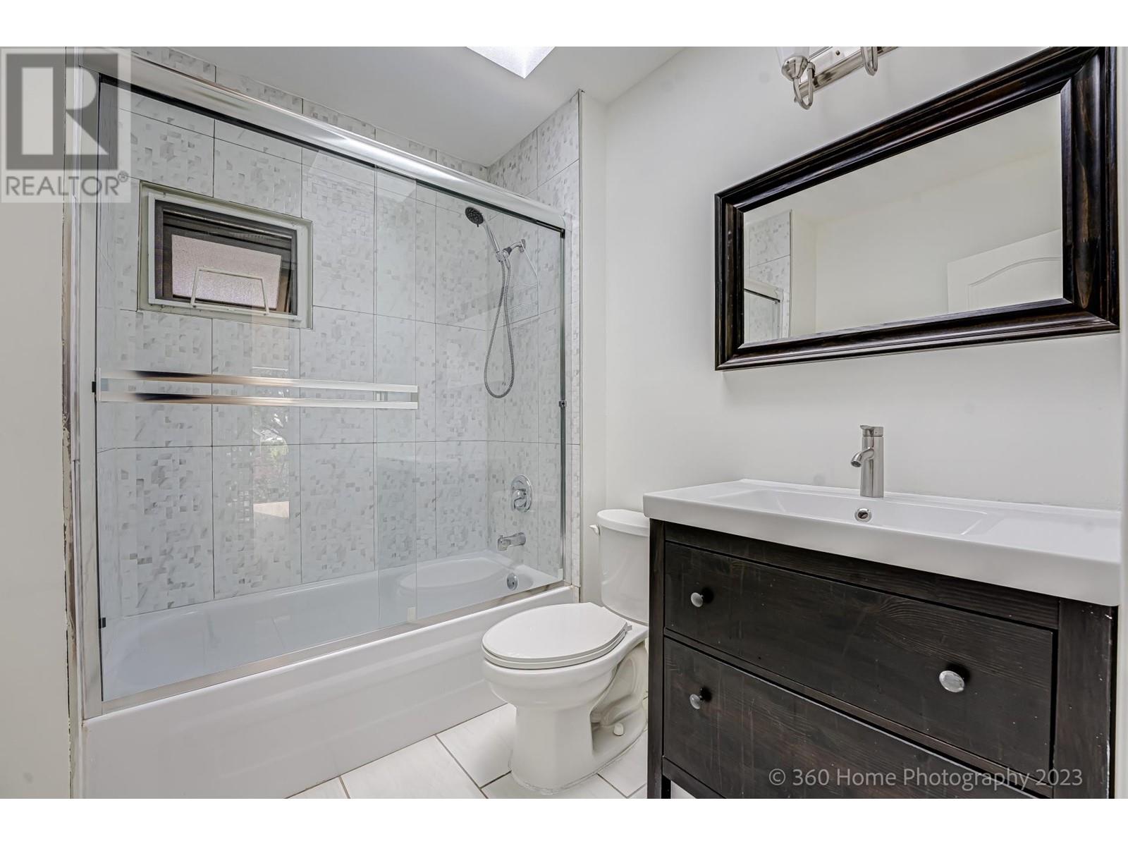 1411 London Street, New Westminster, British Columbia  V3M 3C3 - Photo 8 - R2820520