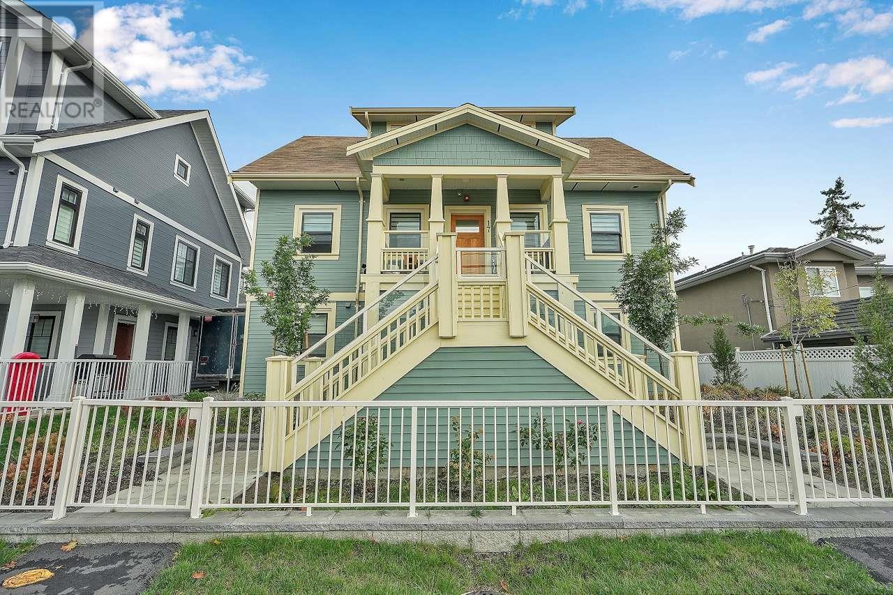 18 789 Ota Avenue, New Westminster, British Columbia  V3M 0M7 - Photo 2 - R2820189