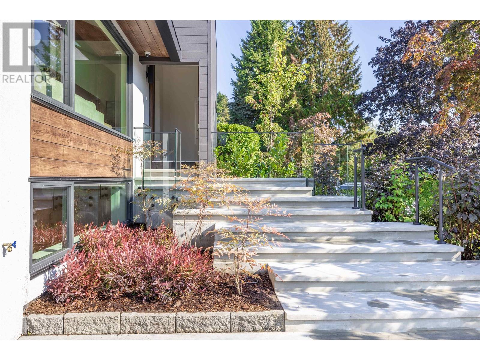 4436 Derby Place, North Vancouver, British Columbia  V7R 3S1 - Photo 3 - R2819222