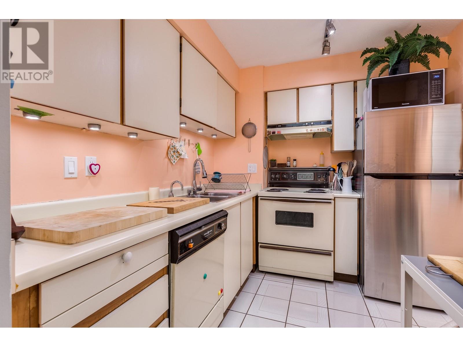 403 1455 Robson Street, Vancouver, British Columbia  V6G 1C1 - Photo 6 - R2818383
