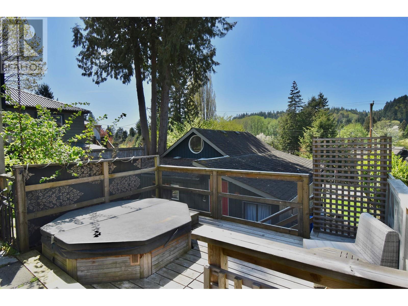 350 Headlands Road, Gibsons, British Columbia  V0N 1V8 - Photo 12 - R2820832