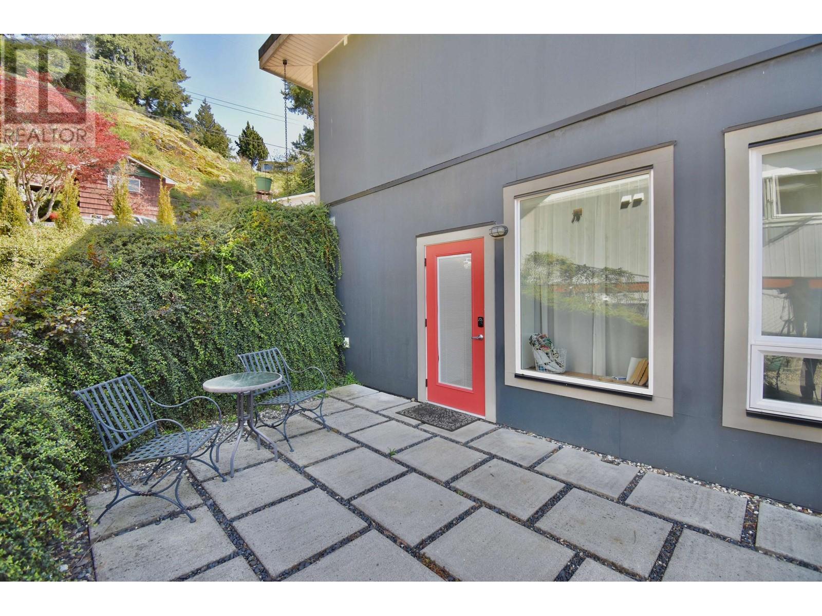 350 Headlands Road, Gibsons, British Columbia  V0N 1V8 - Photo 14 - R2820832