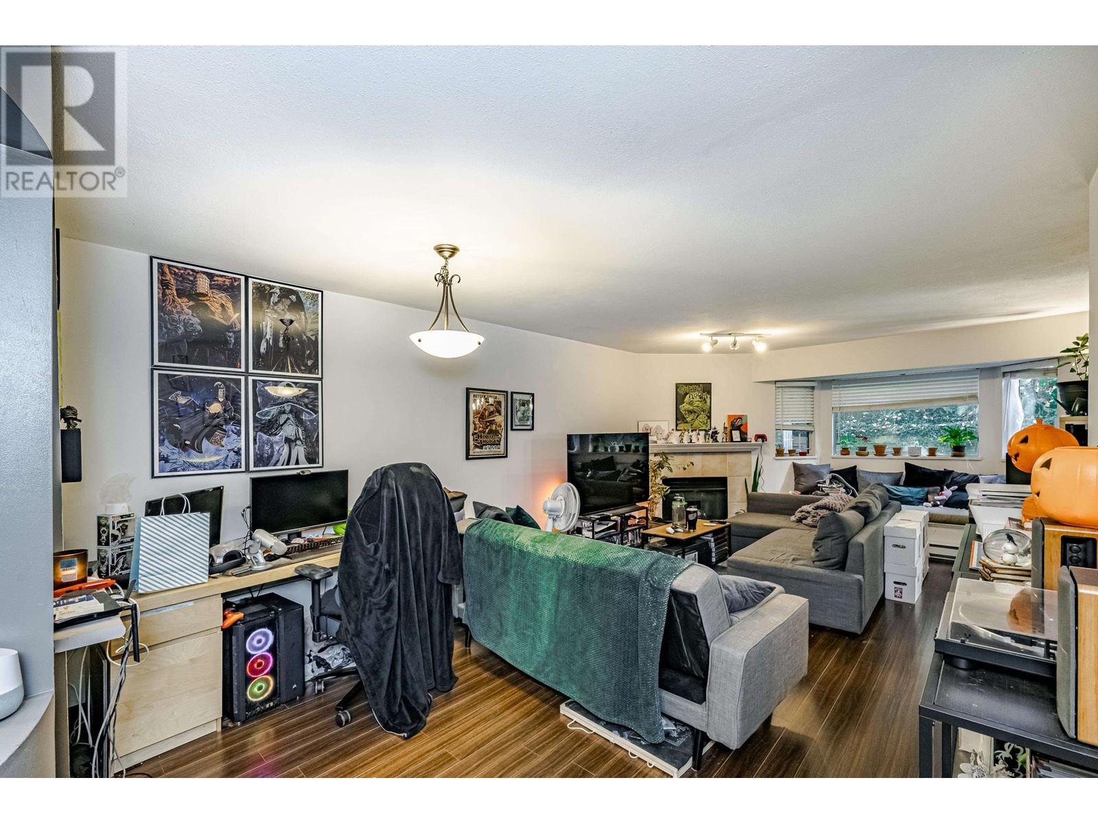 109 3738 Norfolk Street, Burnaby, British Columbia  V5G 4V4 - Photo 10 - R2818028