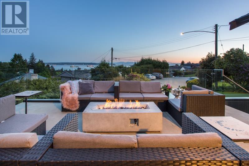 1715 Rosebery Avenue, West Vancouver, British Columbia  V7V 2Z5 - Photo 8 - R2809415