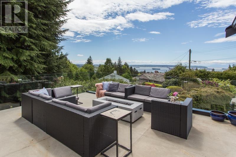 1715 Rosebery Avenue, West Vancouver, British Columbia  V7V 2Z5 - Photo 9 - R2809415