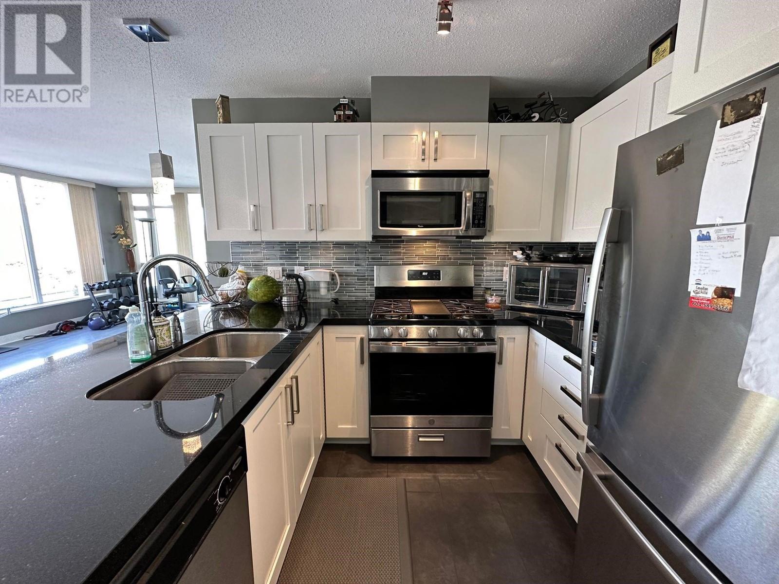1003 2133 Douglas Road, Burnaby, British Columbia  V5C 0E9 - Photo 3 - R2817170