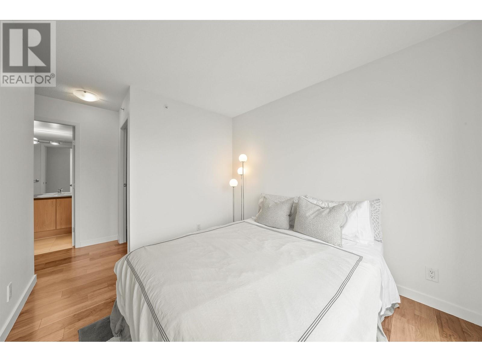1907 193 Aquarius Mews, Vancouver, British Columbia  V6Z 2Z2 - Photo 16 - R2820860