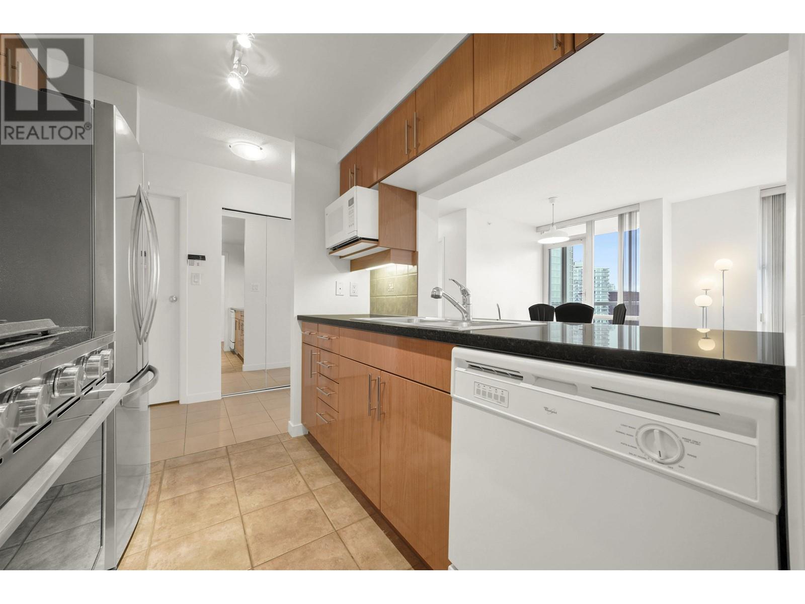 1907 193 Aquarius Mews, Vancouver, British Columbia  V6Z 2Z2 - Photo 3 - R2820860
