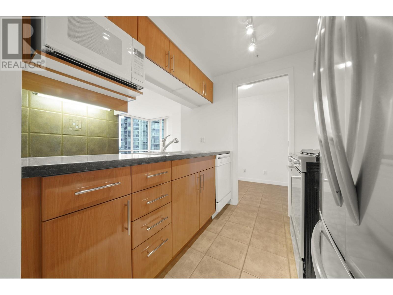 1907 193 Aquarius Mews, Vancouver, British Columbia  V6Z 2Z2 - Photo 5 - R2820860