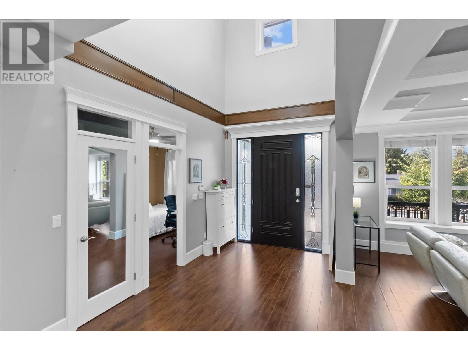 8222 19th Avenue, Burnaby, British Columbia  V3N 1G6 - Photo 2 - R2816980