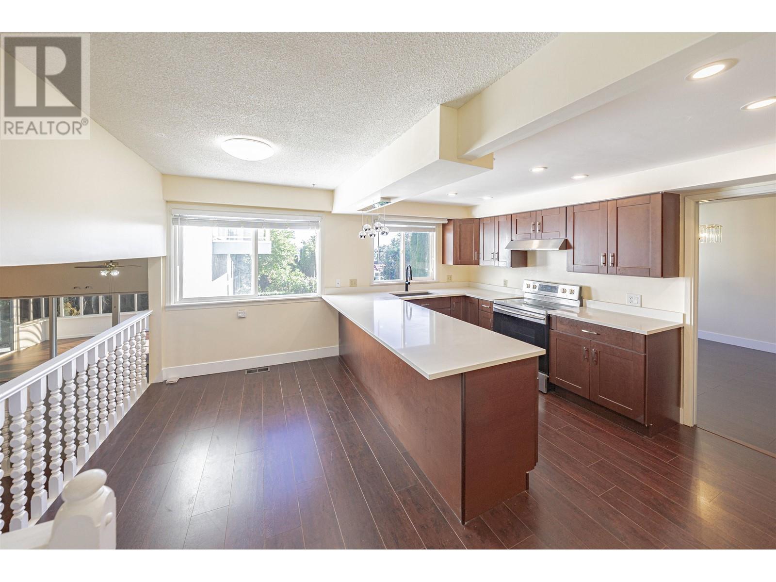 313 Hickey Drive, Coquitlam, British Columbia  V3K 5T3 - Photo 7 - R2819634