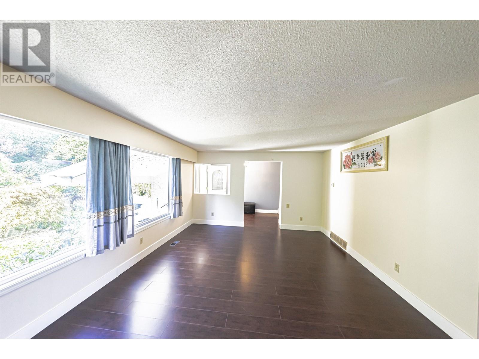 313 Hickey Drive, Coquitlam, British Columbia  V3K 5T3 - Photo 6 - R2819634