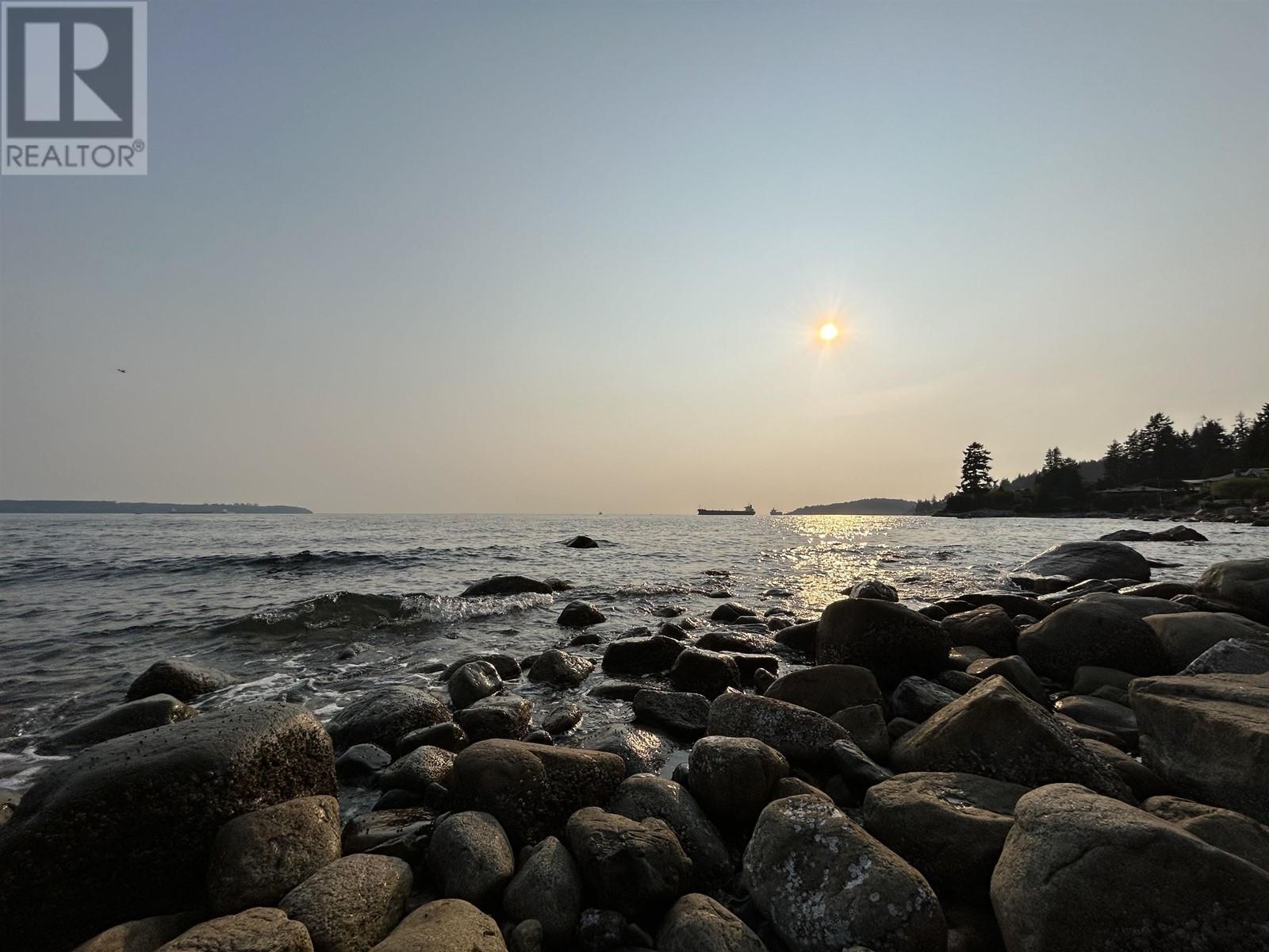 3000 Park Lane, West Vancouver, British Columbia  V7V 1E9 - Photo 30 - R2804365