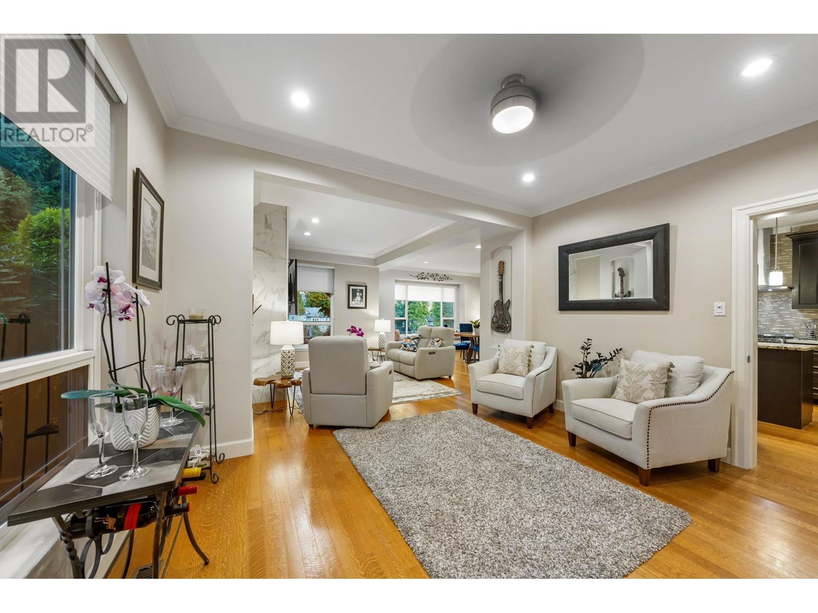 3327 Plateau Boulevard, Coquitlam, British Columbia  V3E 3B8 - Photo 8 - R2818624