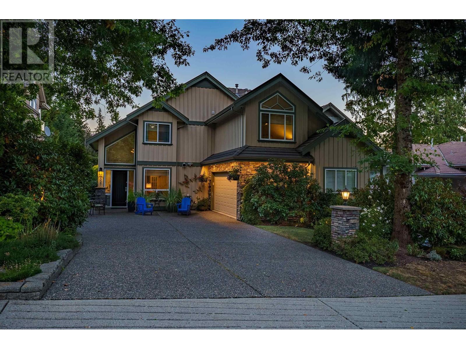 3327 Plateau Boulevard, Coquitlam, British Columbia  V3E 3B8 - Photo 2 - R2818624