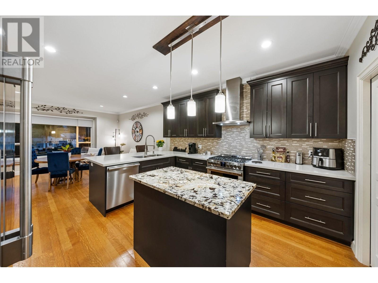 3327 Plateau Boulevard, Coquitlam, British Columbia  V3E 3B8 - Photo 14 - R2818624
