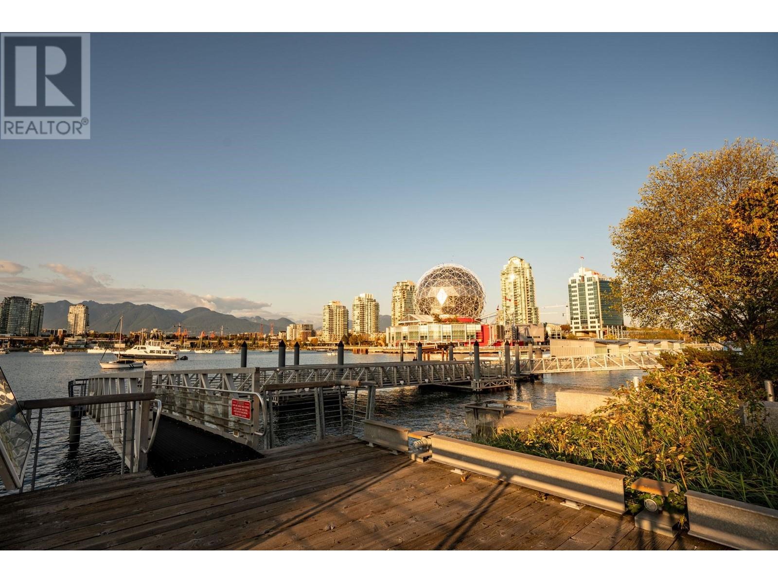 304 12 Athletes Way, Vancouver, British Columbia  V5Y 0B5 - Photo 36 - R2820992