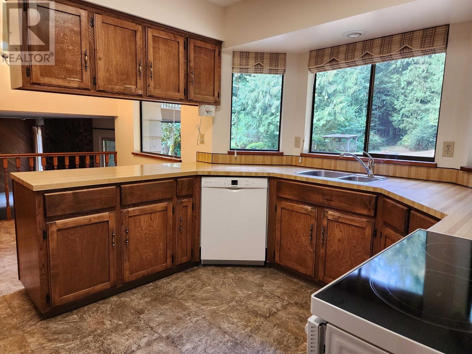 10075 Rolley Crescent, Maple Ridge, British Columbia  V2W 1J9 - Photo 6 - R2811058