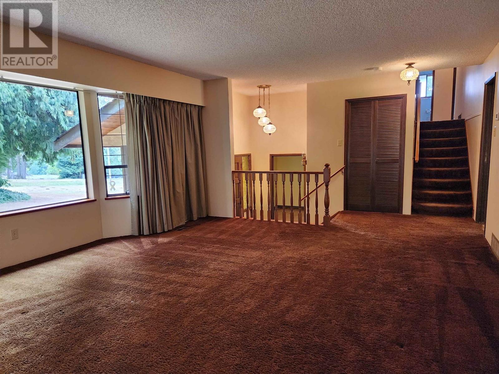 10075 Rolley Crescent, Maple Ridge, British Columbia  V2W 1J9 - Photo 4 - R2811058