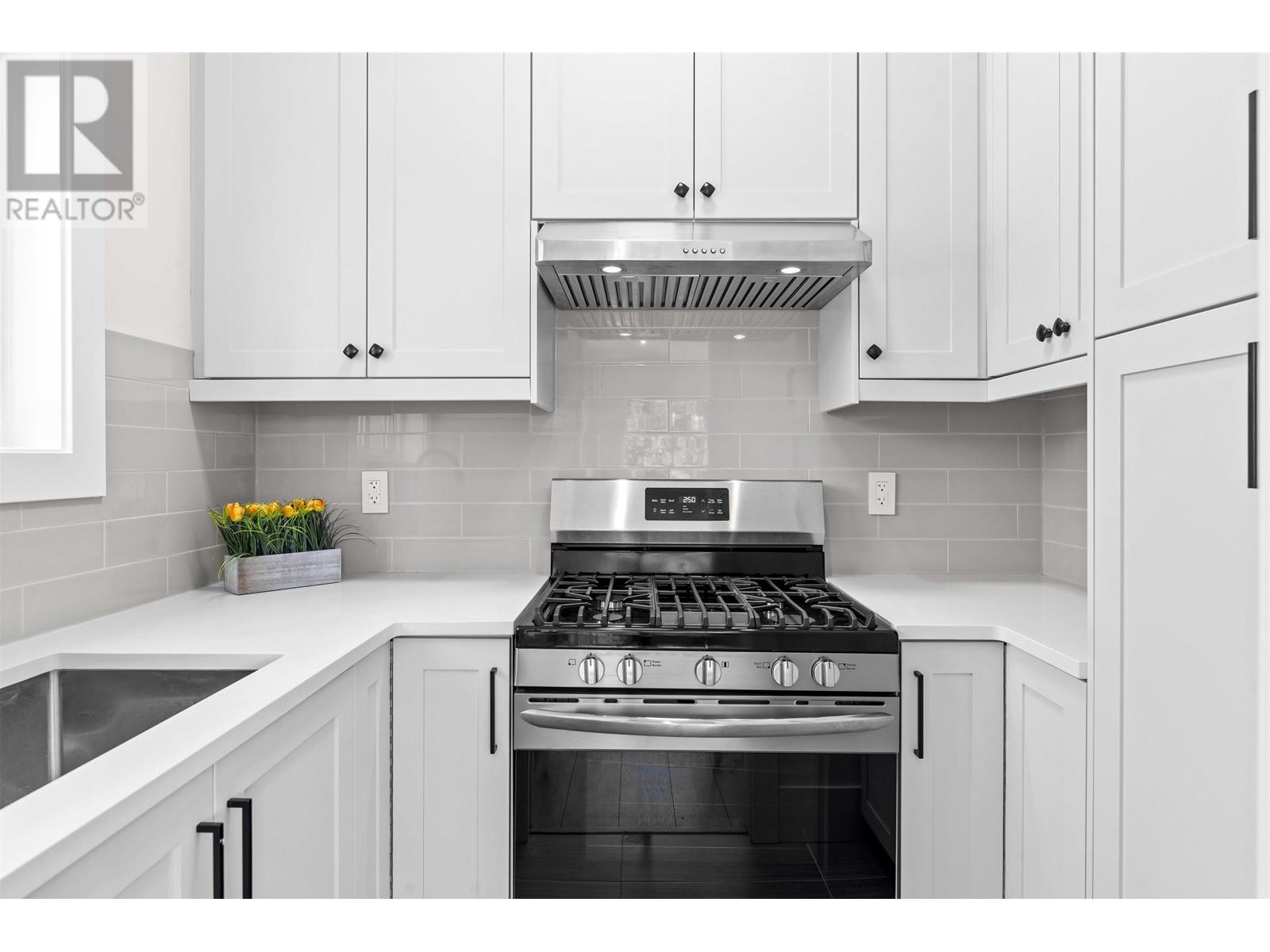2478 Glenwood Avenue, Port Coquitlam, British Columbia  V3B 1Y8 - Photo 12 - R2820948