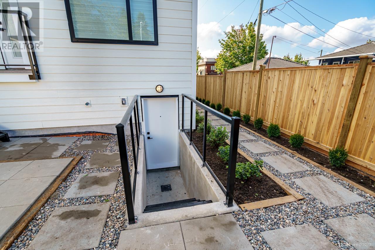 2 3323 Adanac Street, Vancouver, British Columbia  V5K 2P4 - Photo 31 - R2821043