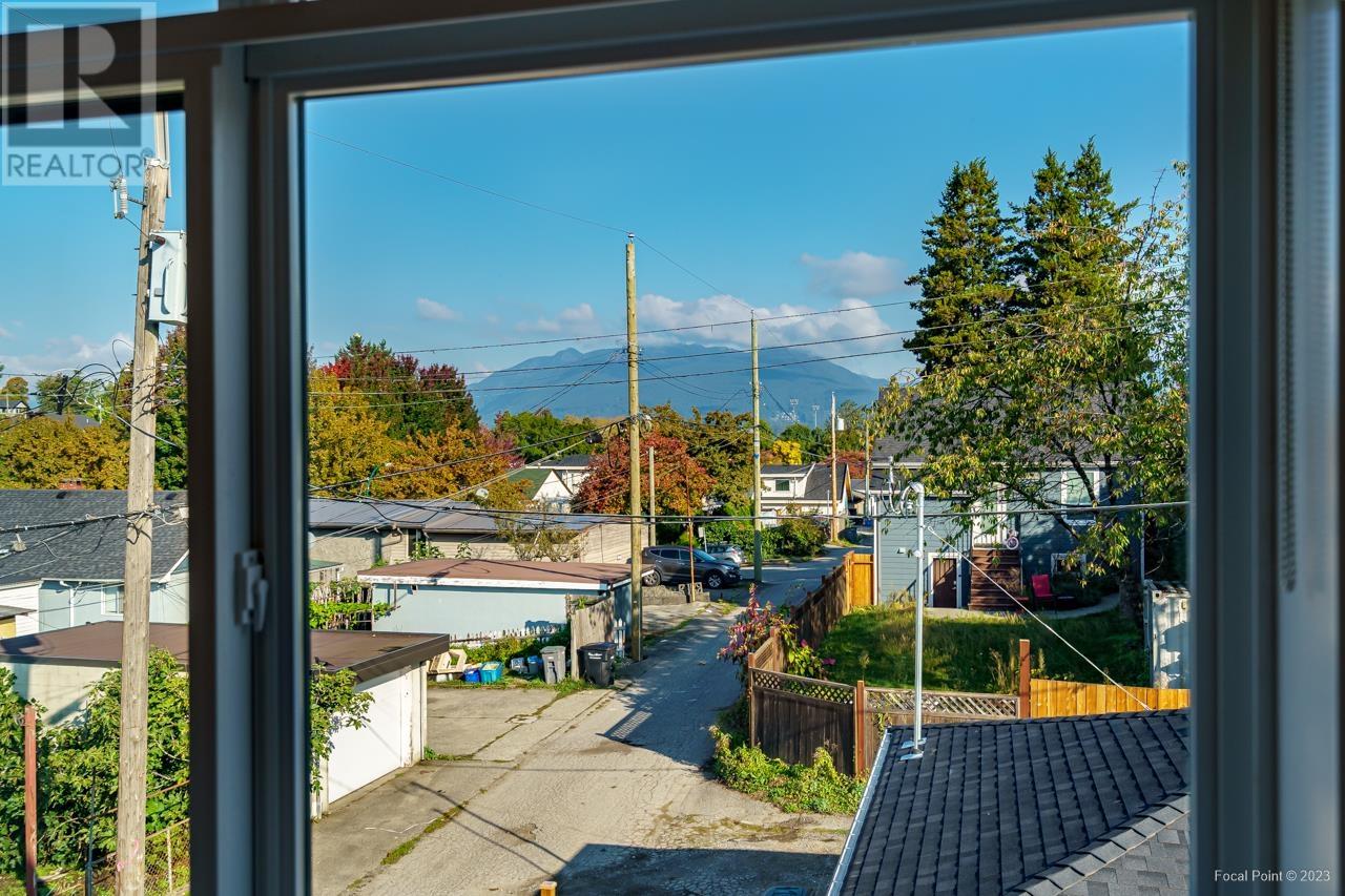 2 3323 Adanac Street, Vancouver, British Columbia  V5K 2P4 - Photo 9 - R2821043