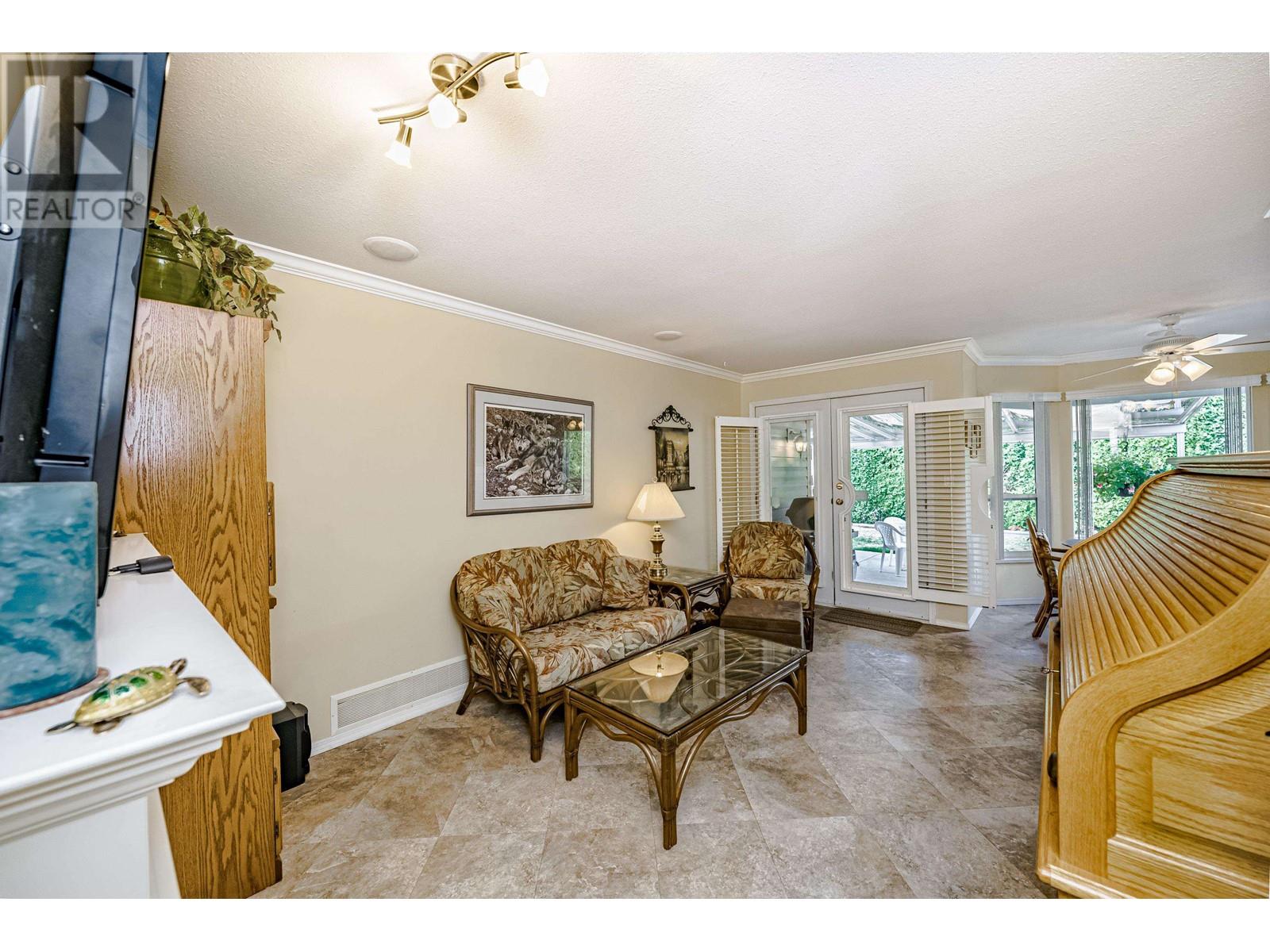 12179 Mcmyn Avenue, Pitt Meadows, British Columbia  V3Y 1C8 - Photo 14 - R2821039