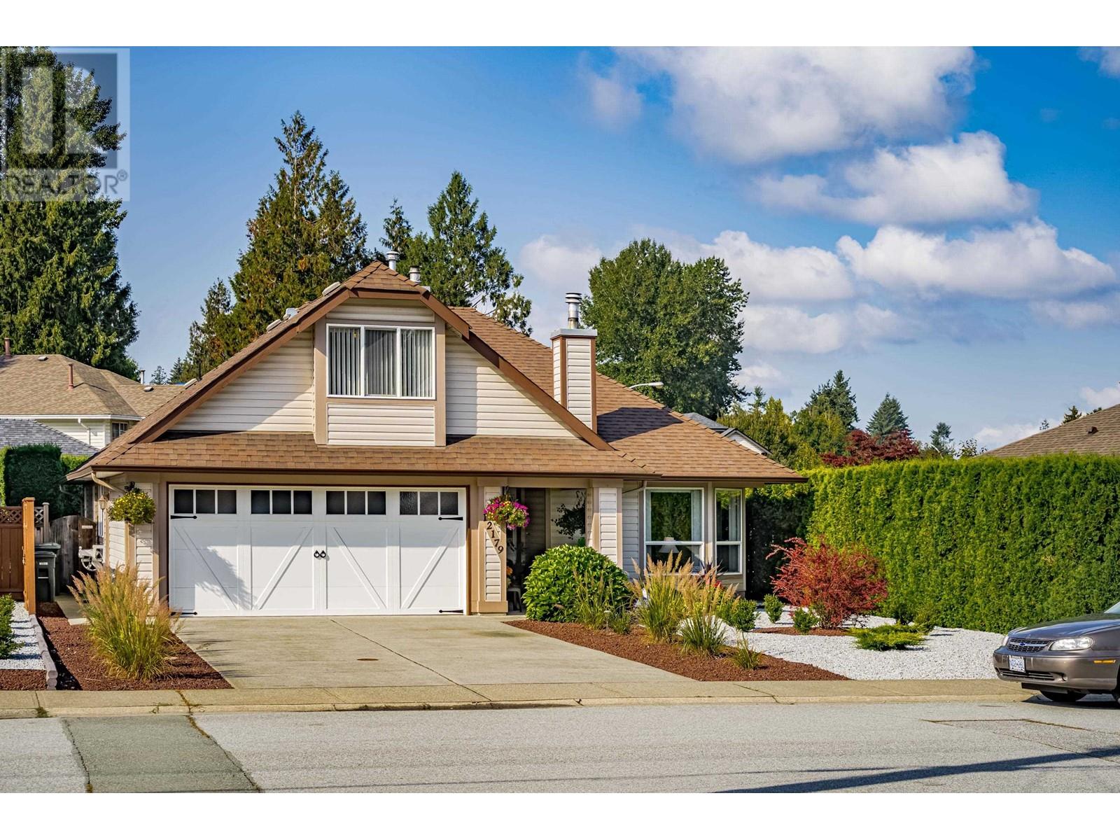12179 Mcmyn Avenue, Pitt Meadows, British Columbia  V3Y 1C8 - Photo 3 - R2821039