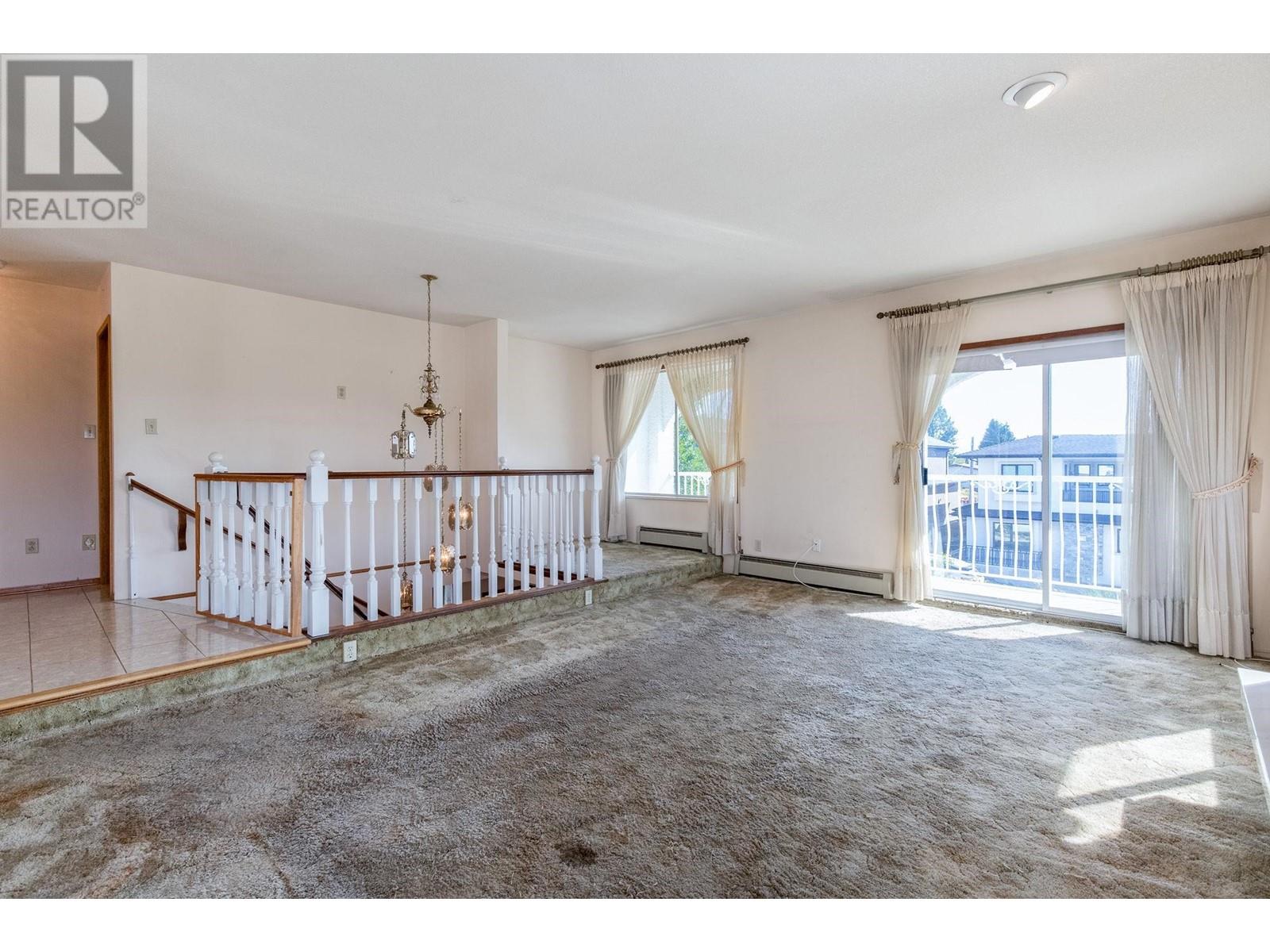 3805 Frances Street, Burnaby, British Columbia  V5C 2P1 - Photo 4 - R2821054