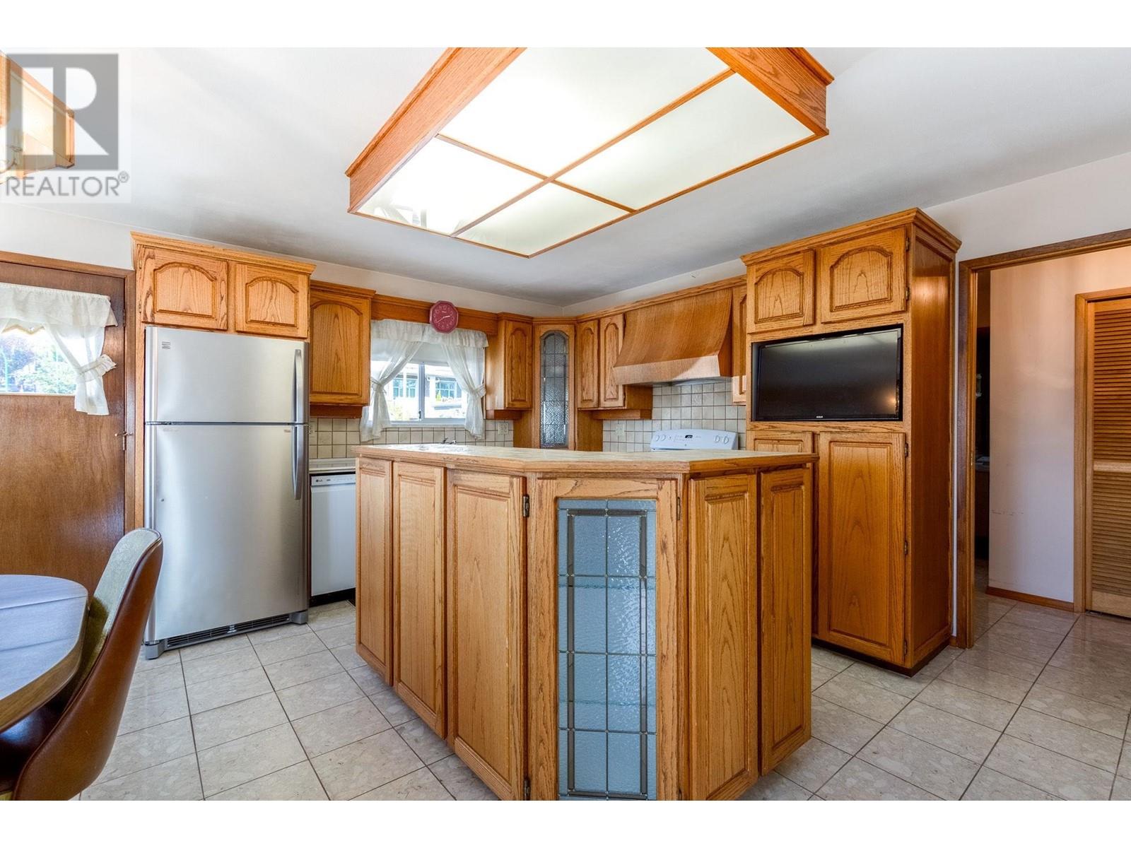 3805 Frances Street, Burnaby, British Columbia  V5C 2P1 - Photo 8 - R2821054