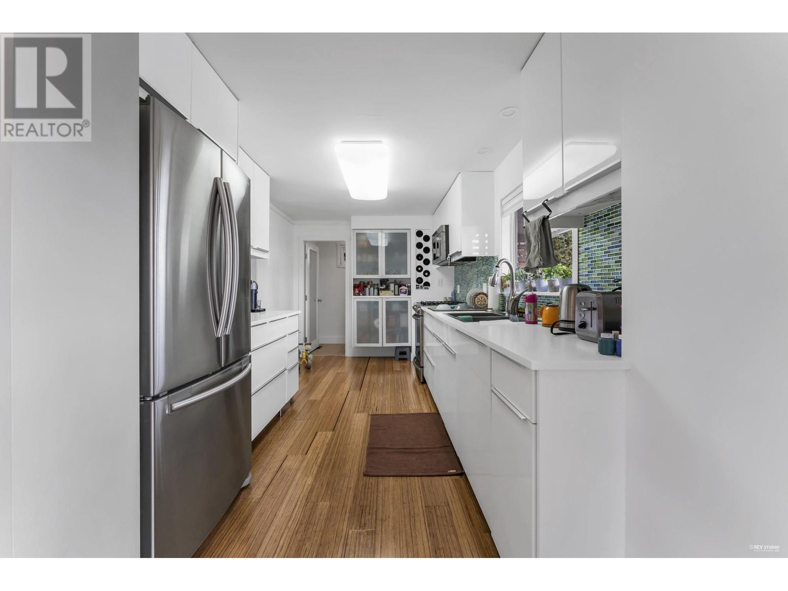 857 E 12th Street, North Vancouver, British Columbia  V7L 2L2 - Photo 15 - R2821067