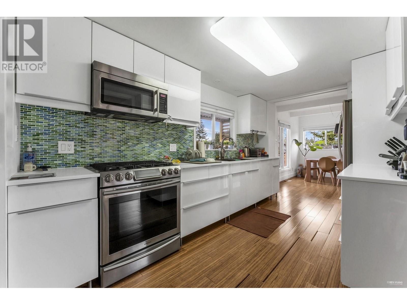 857 E 12th Street, North Vancouver, British Columbia  V7L 2L2 - Photo 18 - R2821067