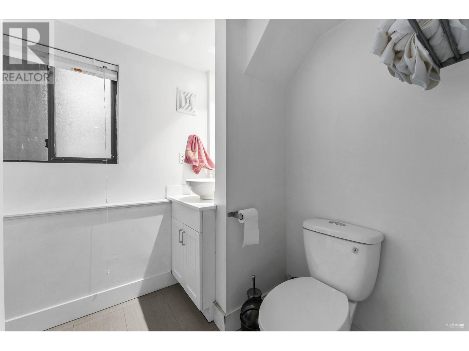 857 E 12th Street, North Vancouver, British Columbia  V7L 2L2 - Photo 23 - R2821067