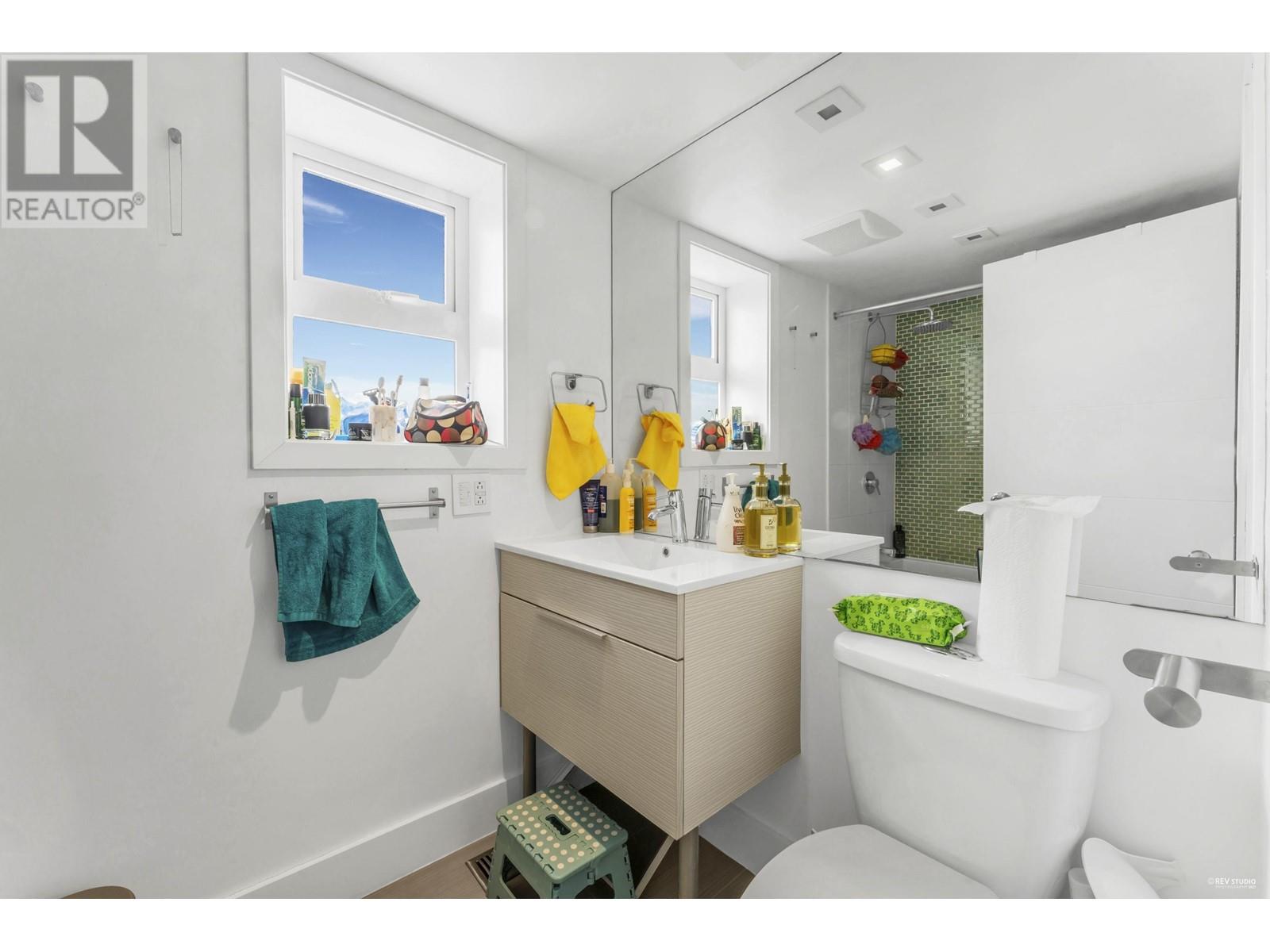 857 E 12th Street, North Vancouver, British Columbia  V7L 2L2 - Photo 29 - R2821067