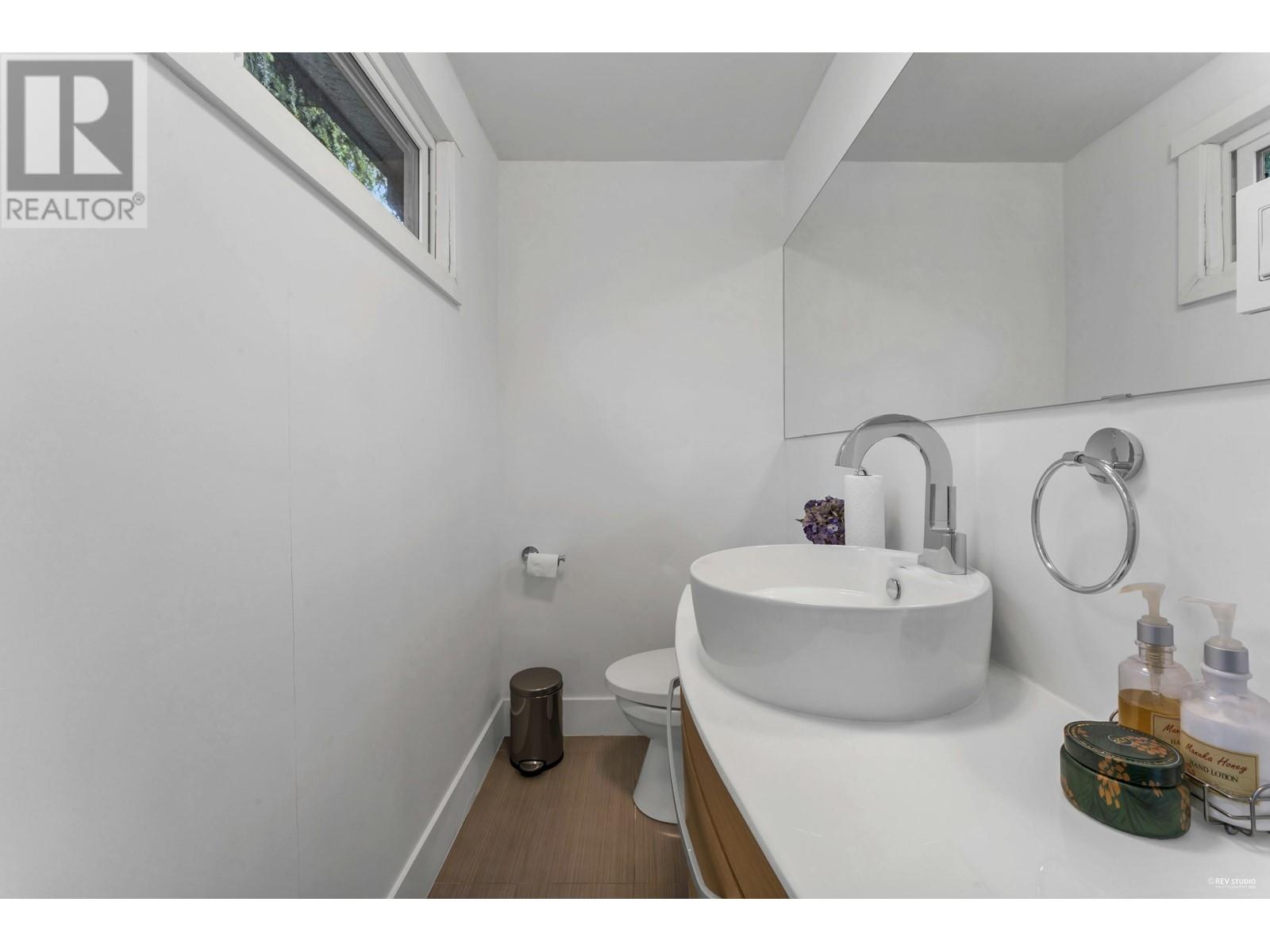 857 E 12th Street, North Vancouver, British Columbia  V7L 2L2 - Photo 30 - R2821067