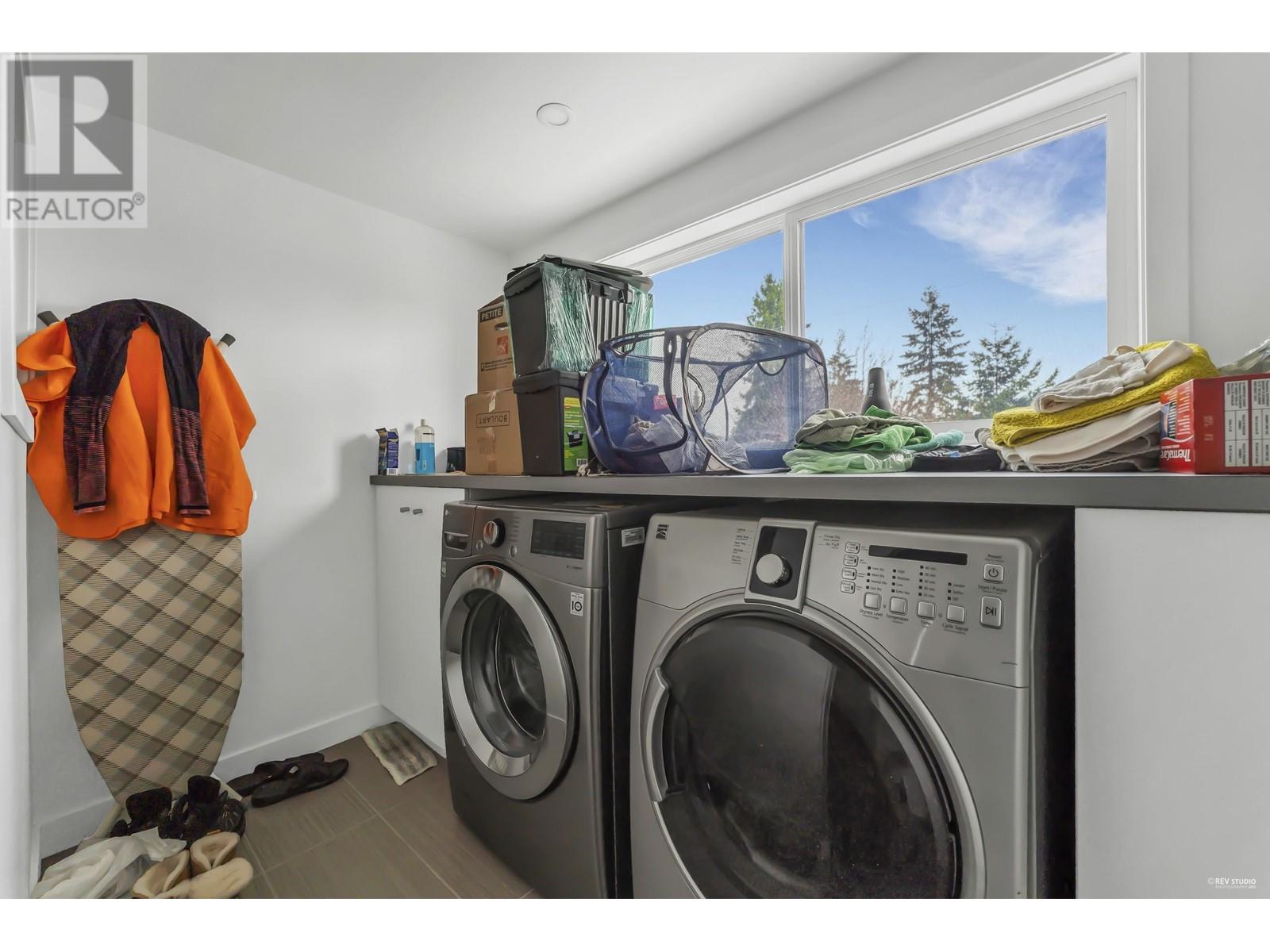 857 E 12th Street, North Vancouver, British Columbia  V7L 2L2 - Photo 35 - R2821067
