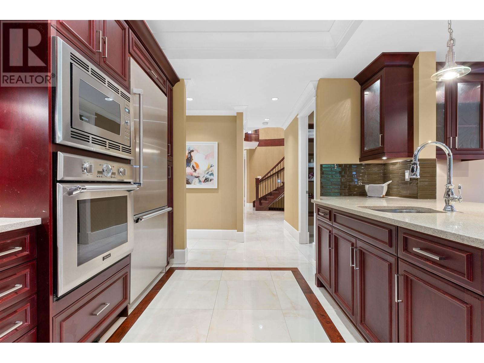 4125 Lions Avenue, North Vancouver, British Columbia  V7R 3S2 - Photo 6 - R2821153