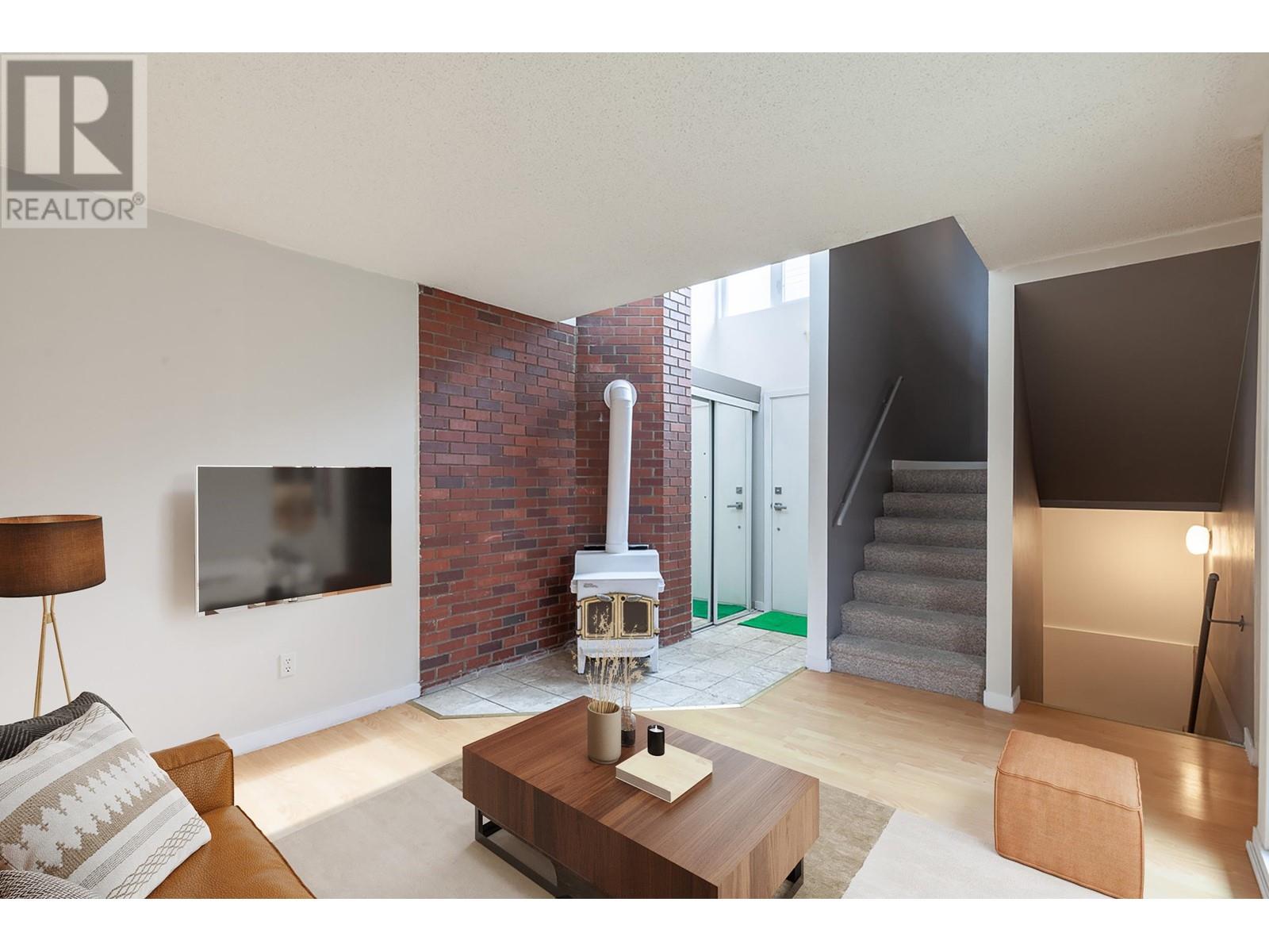 3 468 Jackson Avenue, Vancouver, British Columbia  V6A 3B5 - Photo 2 - R2820863