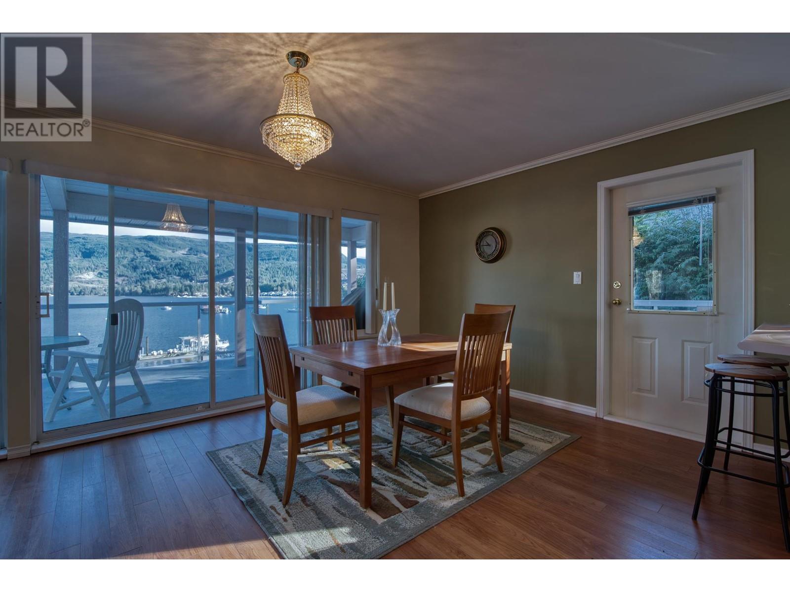 5798 Marine Way, Sechelt, British Columbia  V0N 3A6 - Photo 5 - R2821044