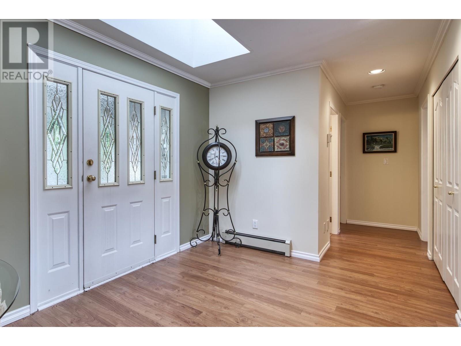 5798 Marine Way, Sechelt, British Columbia  V0N 3A6 - Photo 4 - R2821044