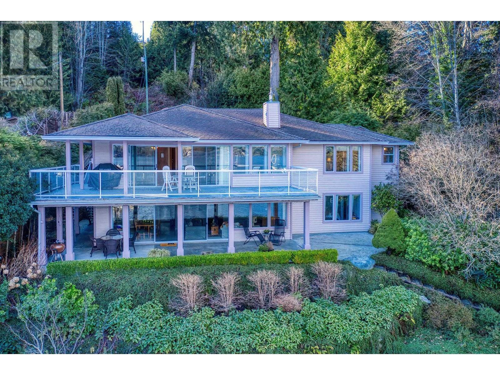 5798 Marine Way, Sechelt, British Columbia  V0N 3A6 - Photo 1 - R2821044