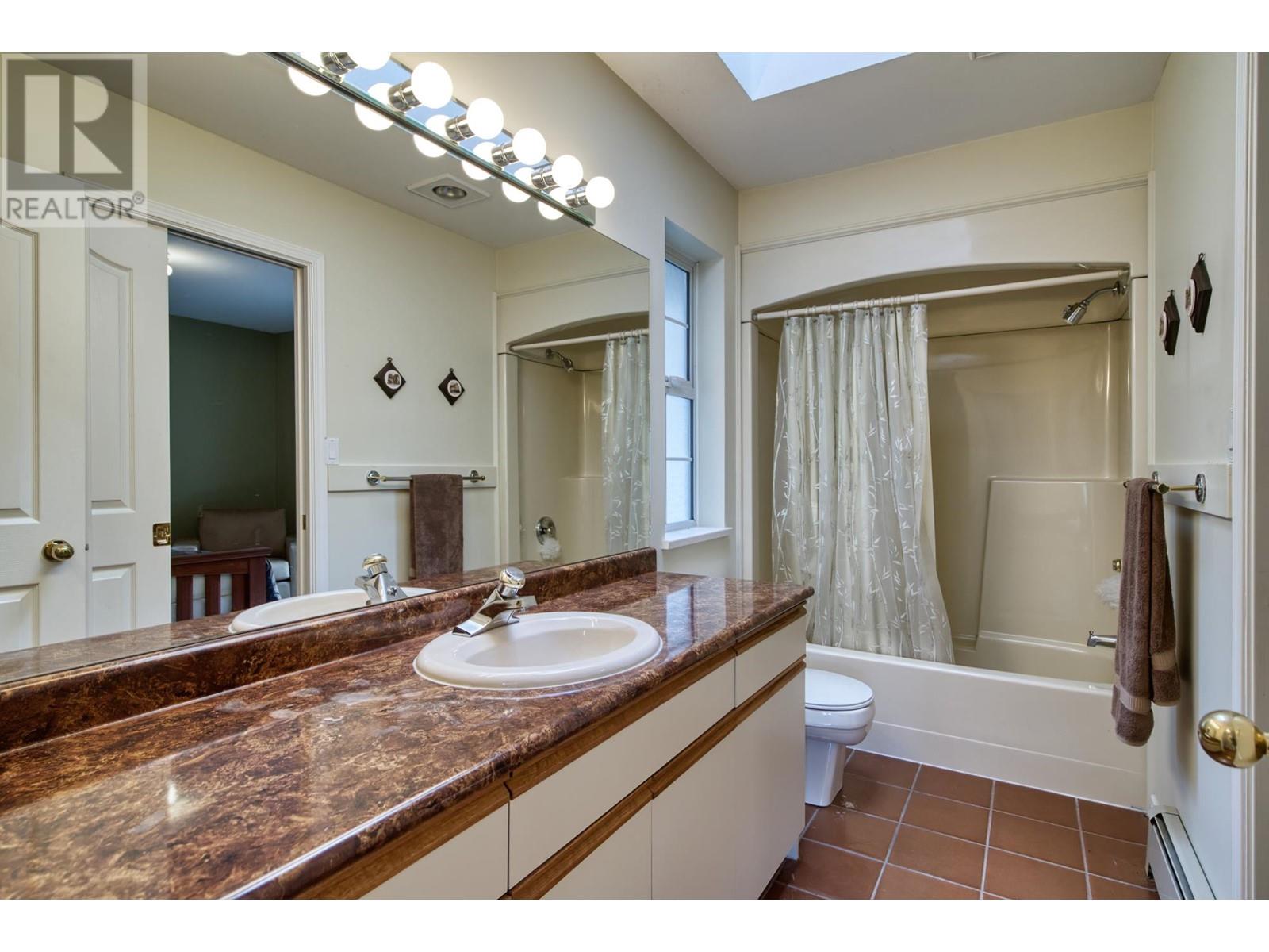 5798 Marine Way, Sechelt, British Columbia  V0N 3A6 - Photo 14 - R2821044