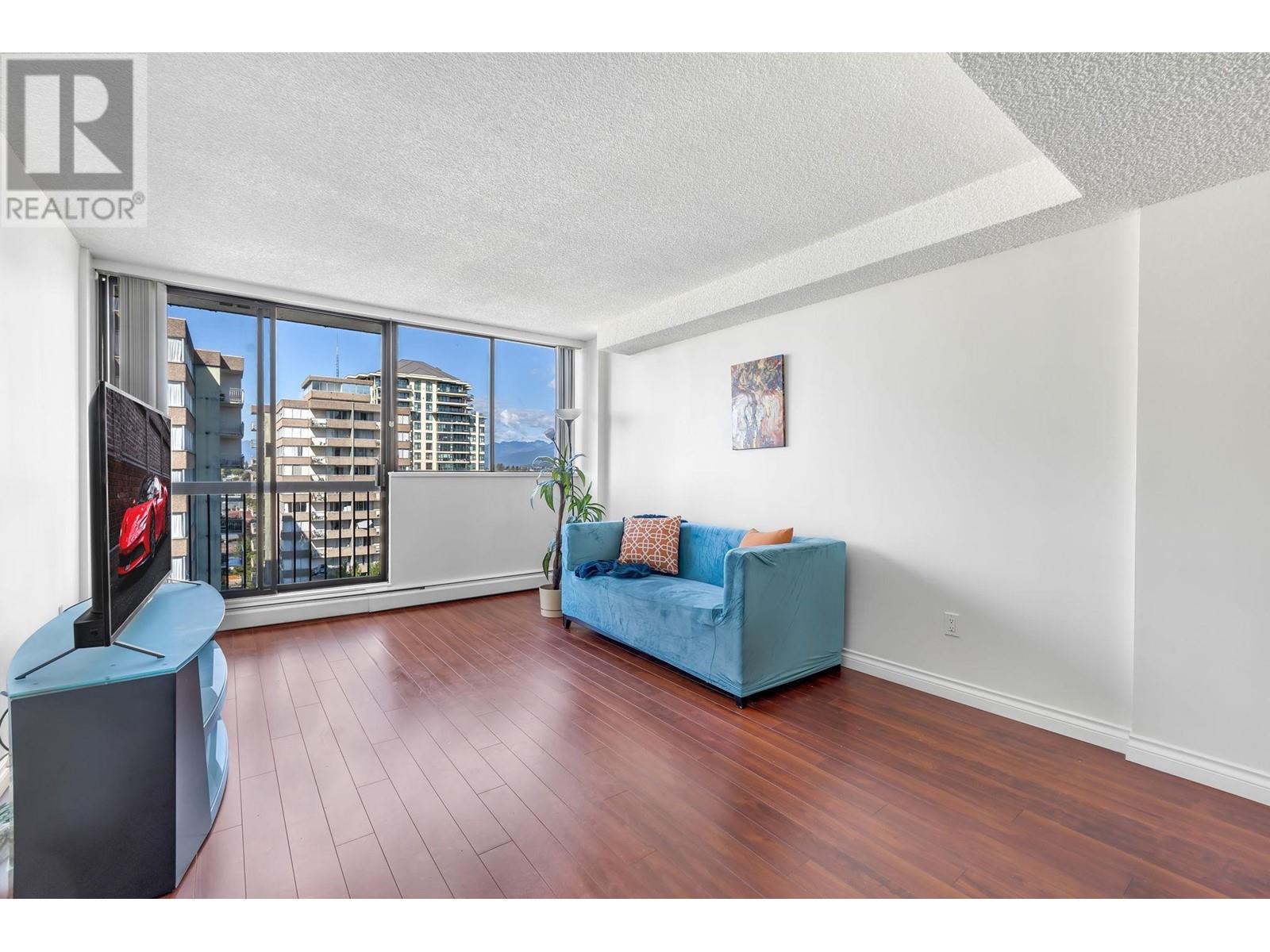 1202 620 Seventh Avenue, New Westminster, British Columbia  V3M 5T6 - Photo 3 - R2821076