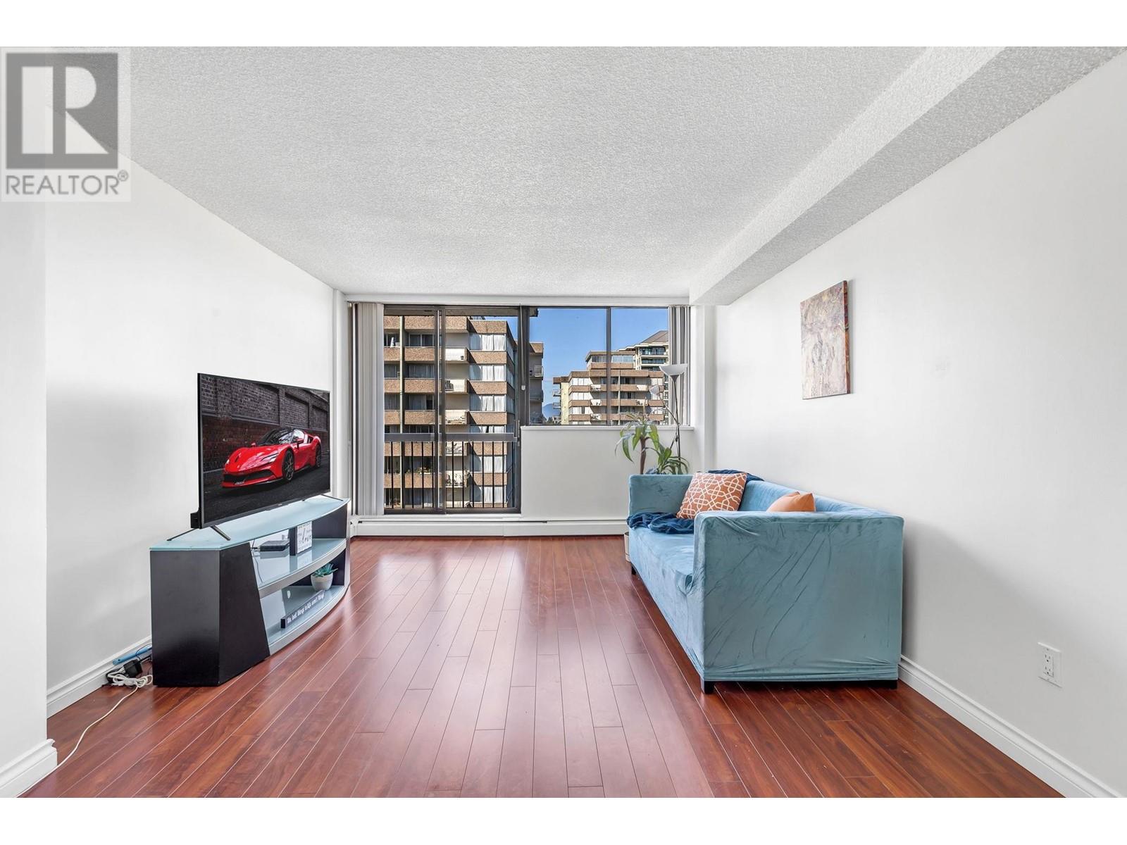 1202 620 Seventh Avenue, New Westminster, British Columbia  V3M 5T6 - Photo 2 - R2821076